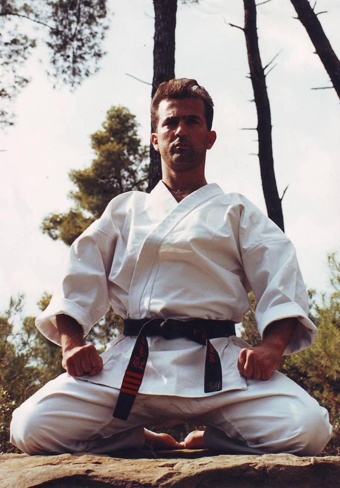 &Omicron; Sensei &Alpha;&pi;ό&sigma;&tau;&omicron;&lambda;&omicron;&sigmaf; &Kappa;&alpha;&psi;ά&lambda;&eta;&sigmaf; &gamma;&epsilon;&nu;&nu;ή&theta;&eta;&kappa;&epsilon; &tau;&omicron; 1968 &kappa;&alpha;&iota; &kappa;&alpha;&tau;ά&gamma;&epsilon;&tau;&alpha;&iota; &alpha;&pi;ό &tau;&omicron; &Alpha;&gamma;&rho;ί&nu;&iota;&omicron; &Alpha;&iota;&tau;&omega;&lambda;/&nu;ί&alpha;&sigmaf;.