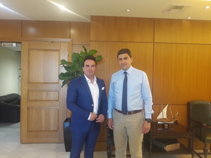 Σε κλίμα αμοιβαίας εμπιστοσύνης και συνεργασίας πραγματοποιήθηκε η συνάντηση του Προέδρου της Ε.Ο.Π., κ. Τσεβρενίδη Γιώργου με τον Υφυπουργό Αθλητισμού, κ. Λευτέρη Αυγενάκη.