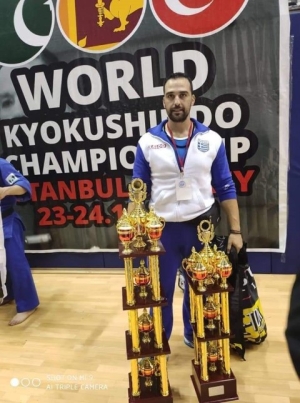 Sensei ΠΟΥΤΣΙΑΚΑΣ ΚΩΣΤΑΣ (Α.Σ. FIGHTERS ACADEMY)